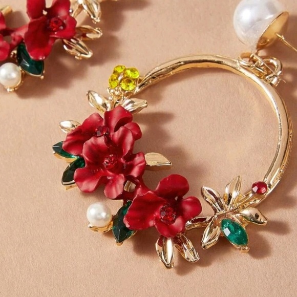 Red floral flower bouquet textured gold hoop pearl statement earrings - Picture 5 of 10